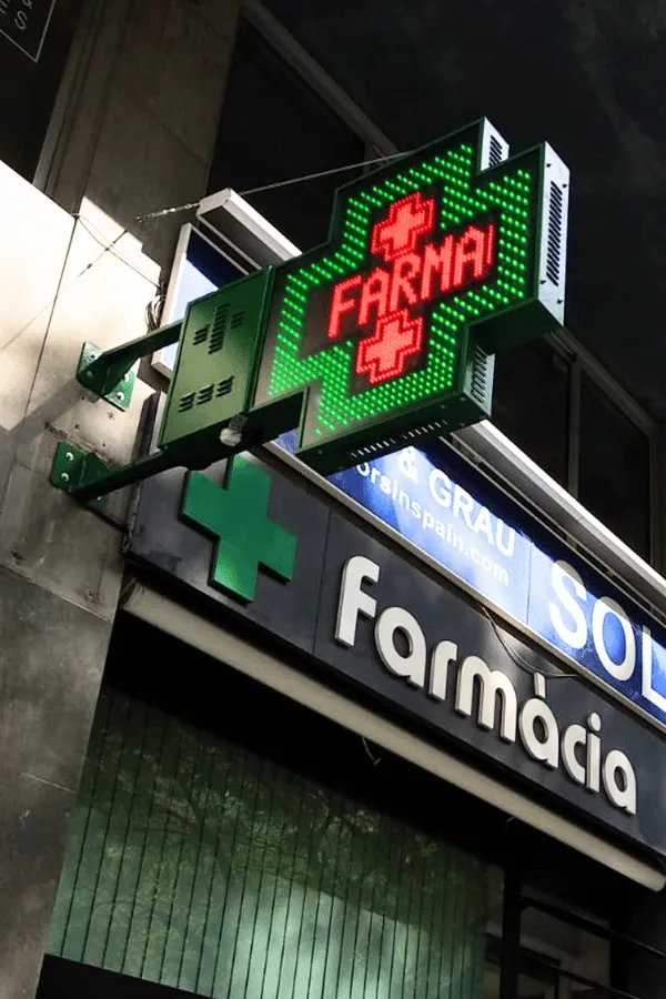 imagen de la cruz de farmacia ramiro
