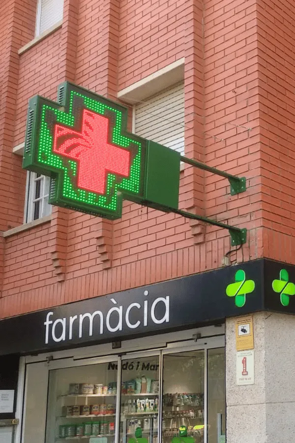 imagen de la cruz de farmacia ramiro
