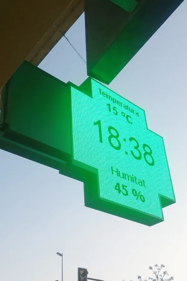 imagen de la cruz de farmacia sirius de expofarm