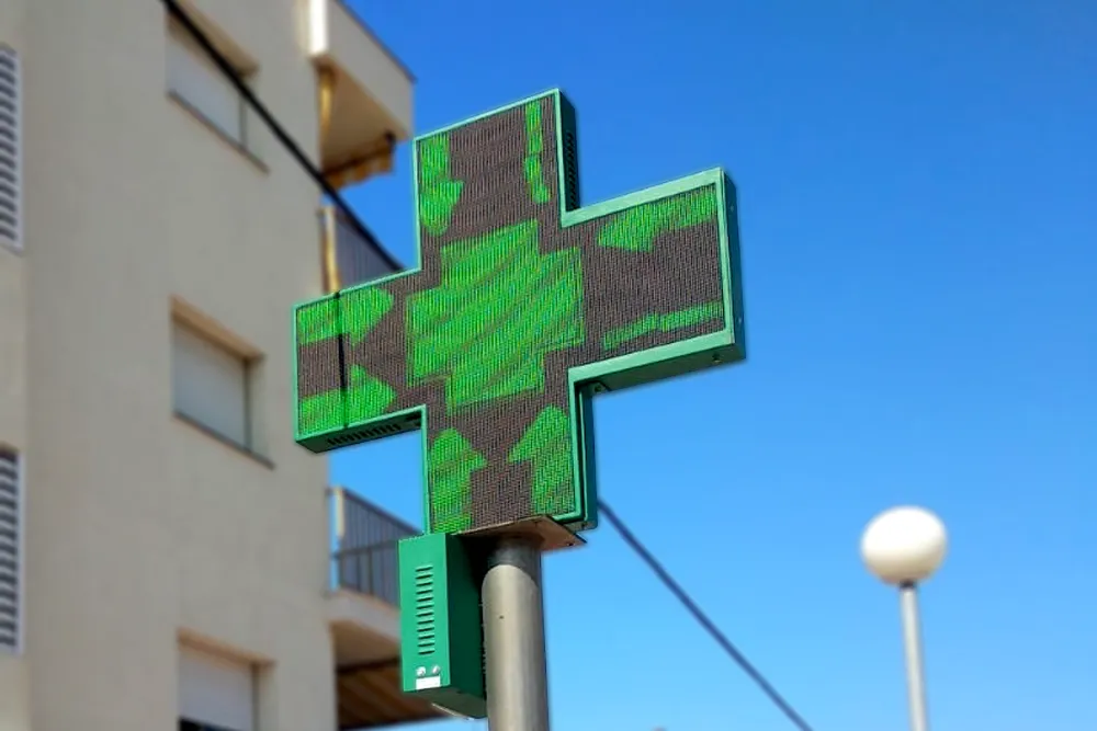 imagen de la cruz de farmacia orion en priruleta