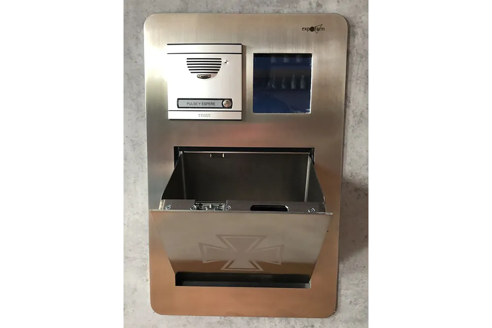 imagen del dispensador nocturno de expofarm abierto