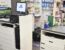 Sistema de cobro automático con cajón inteligente para la gestión del efectivo en una farmacia.