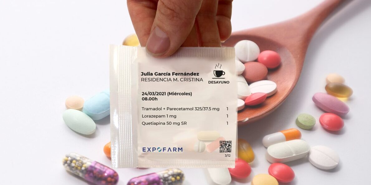 servicio-spd-oportunidad-negocio-farmacia Farmacéutica preparando un Sistema Personalizado de Dosificación (SPD) para mejorar la adherencia al tratamiento.
